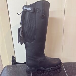 Mountain horse boots